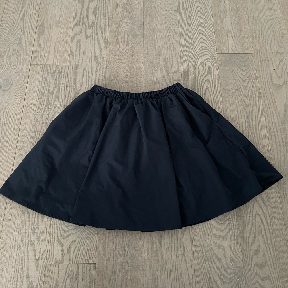H&M size 36 US6 full circle flare navy mini skirt